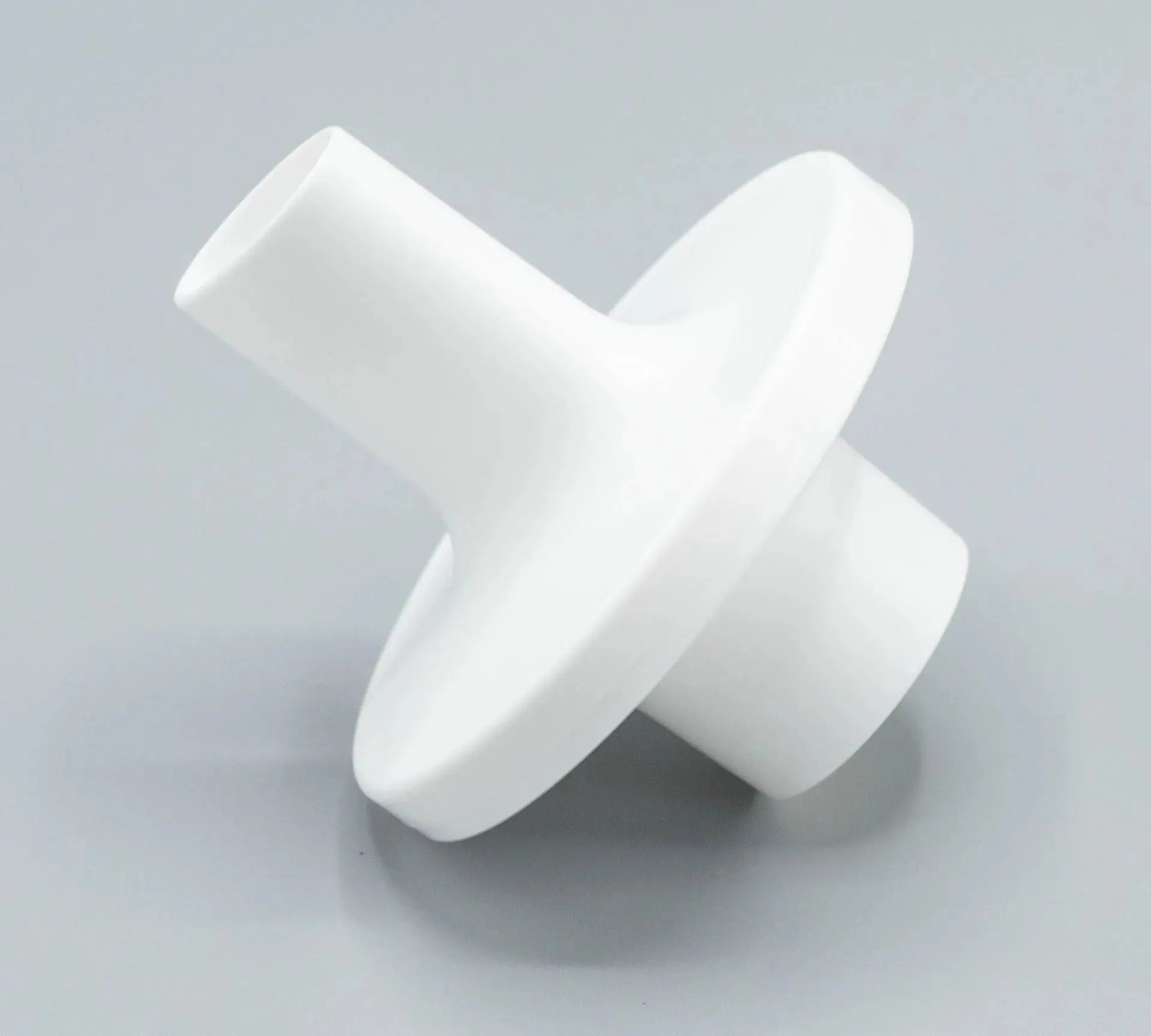 Polytechnic Elliptical bacterial viral filter mouthpiece is elliptical in shape and white in color.